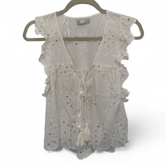 Zara Tops - Zara Boho Eyelet White Tie Neck Button Top